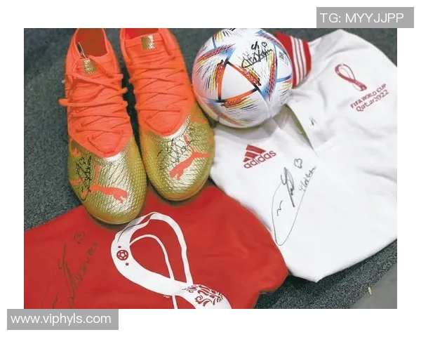 足球明星亲自赠送签名鞋款合集揭晓球场背后的故事与情感 足球明星亲自赠送签名鞋款合集揭晓球场背后的故事与情感