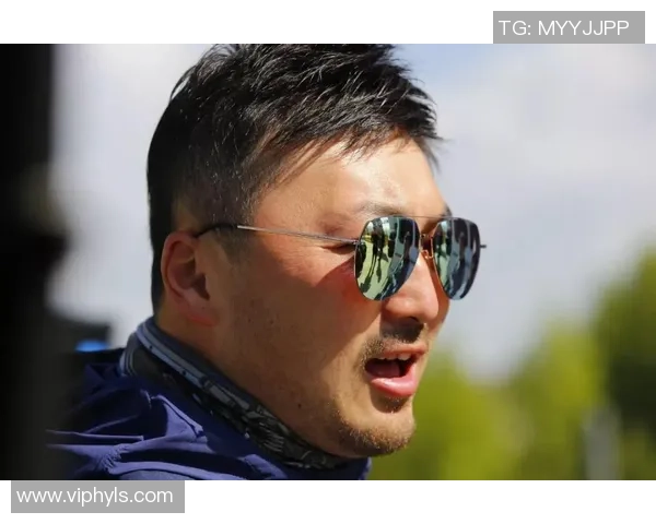 通过题目线索揭示足球明星的真实身份挑战你的足球知识与直觉 通过题目线索揭示足球明星的真实身份挑战你的足球知识与直觉