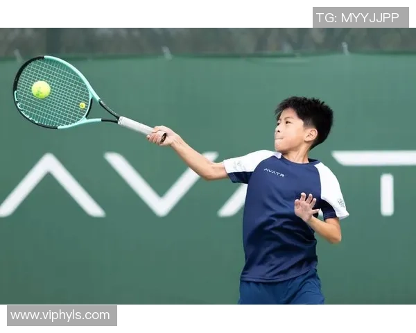 网球战术：南京网球队的反击体系